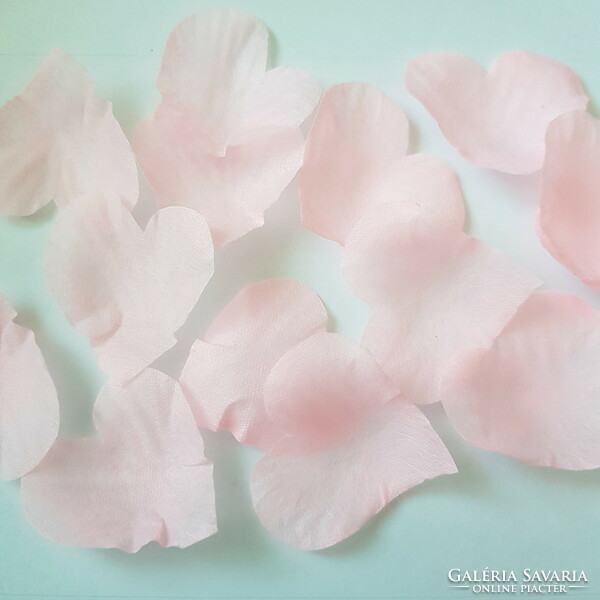 200 heart-shaped flower petals, rose petals, petals