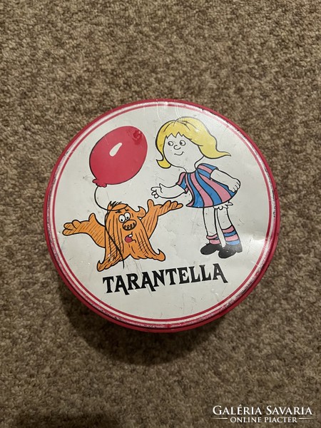 Old metal box: tarantella biscuit box