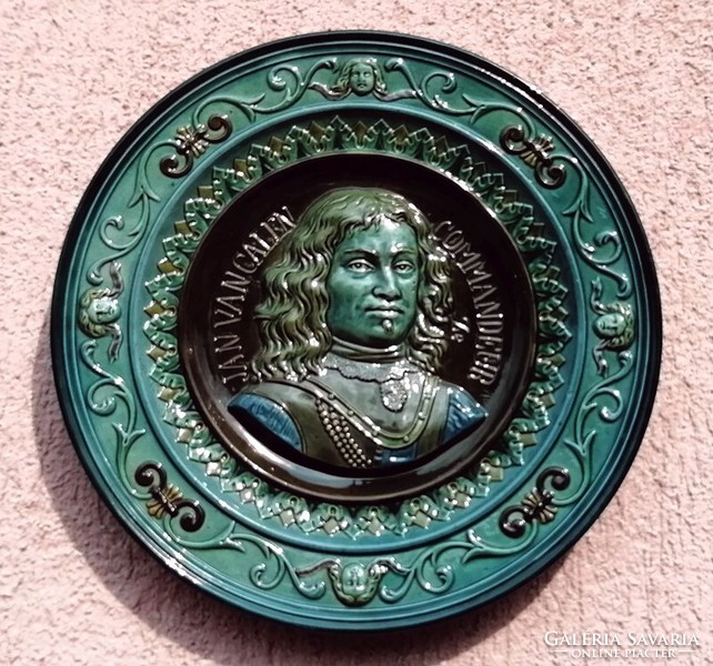 Majolica wall plate jan van galen xvii. With a relief of a 19th century Dutch naval commander.