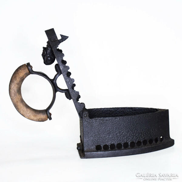 Charcoal iron with kossuth Louis decoration