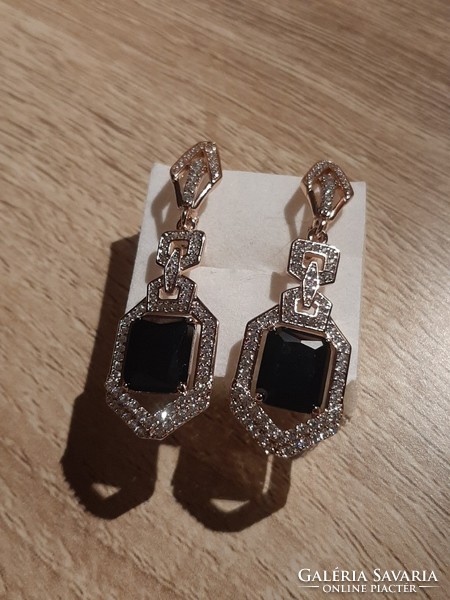 Art deco earrings with zircons
