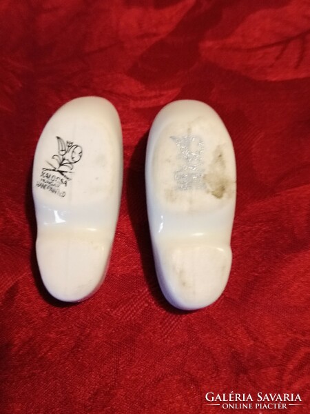 Kalocsai porcelán kis cipők (2 db)
