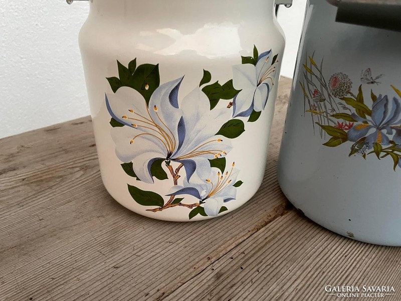 Fehér virágos Zománcos zománcozott tejeskanna kanna nosztalgia darab paraszti dekoráció