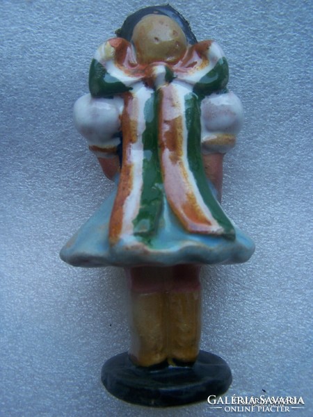 Szécsi jolán pottery: a woman in folk costume