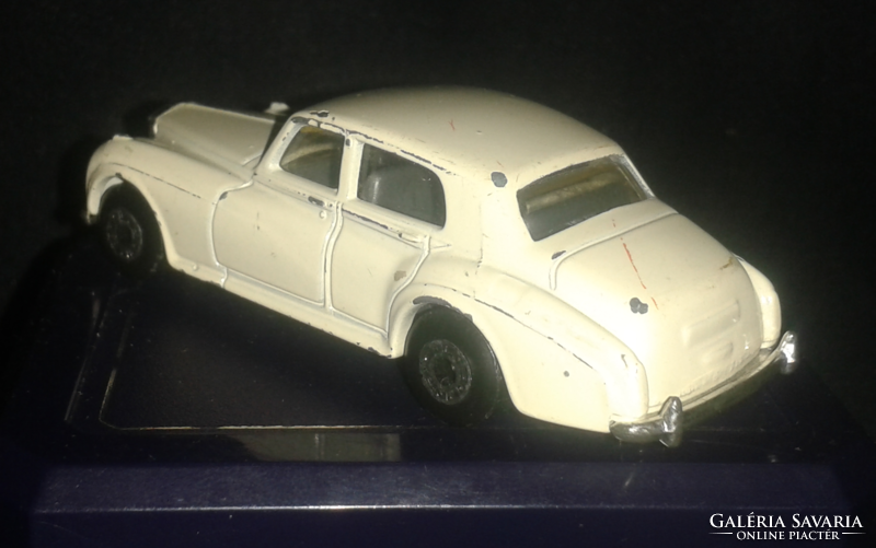 1985 Matchbox White Rolls Royce Silver Cloud, Made in Macau, 1:69