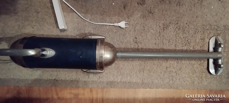 Retro rocket vacuum cleaner