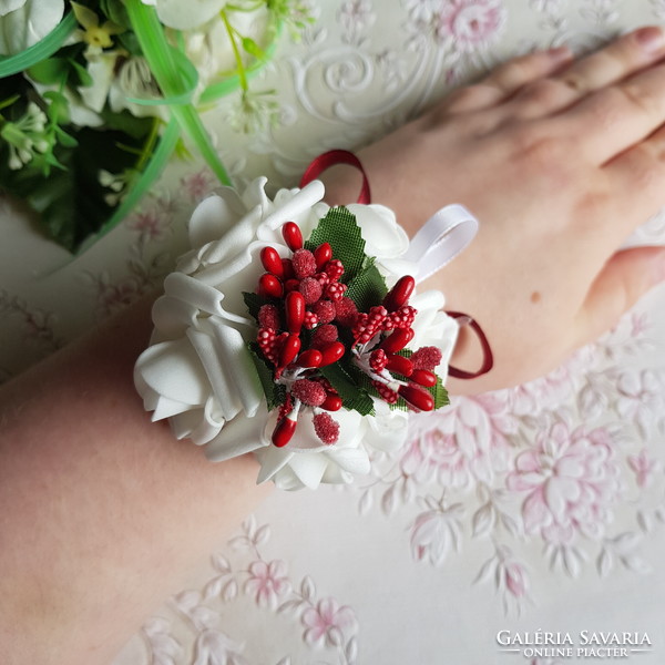 New, custom-made white-burgundy rose pearl wrist ornament