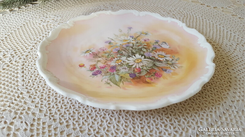 Beautiful, English royal albert wild flower porcelain plate, wall decoration