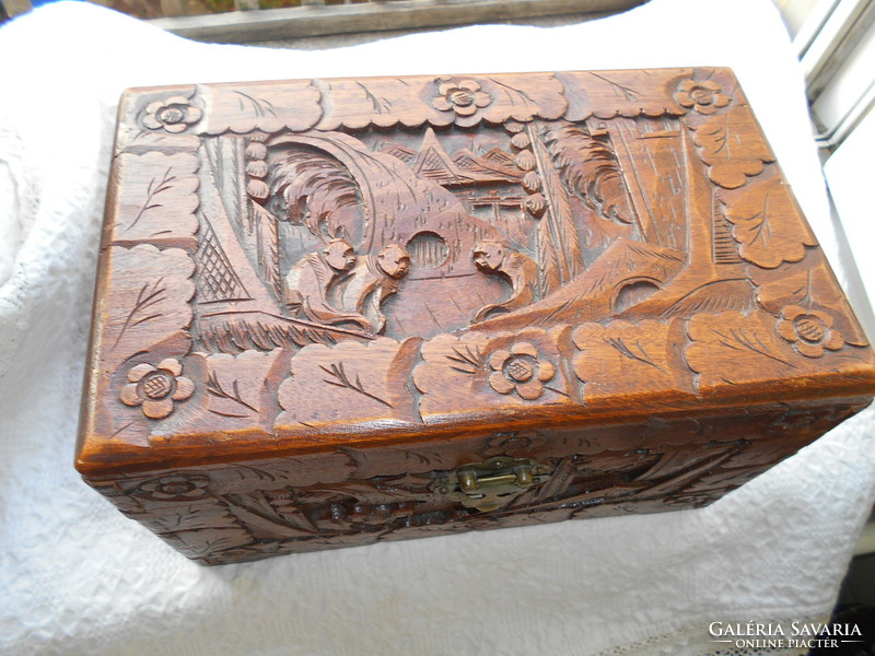 Chinese carved chest- 30 cm x 18.5 cm height 18 cm