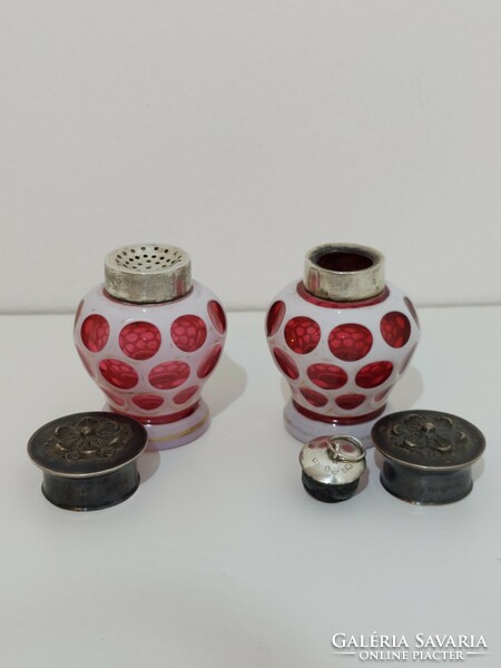 Beautiful flawless salt shaker & oil holder in pair with silver lid