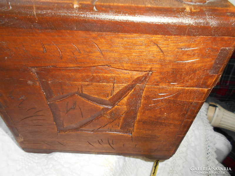 Chinese carved chest- 30 cm x 18.5 cm height 18 cm
