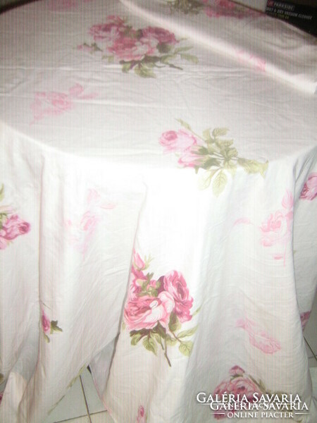 Beautiful pink vintage bedding set with 2 pillows