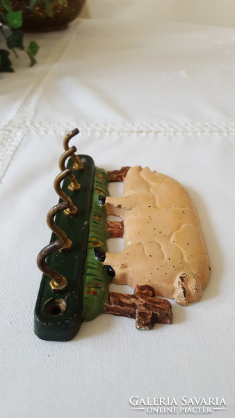 Vintage öntöttvas malac kulcstartó,5 akasztóval