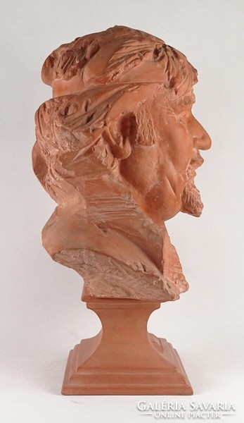 1P870 Lajos Józsa : Károly Szegvár 1989 terracotta bust 58 cm