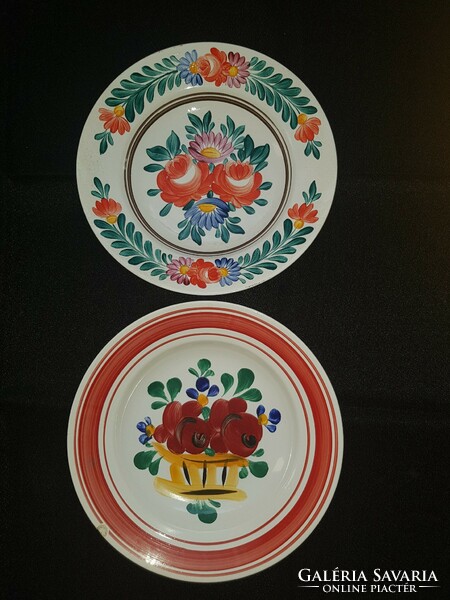 2 painted wall plates