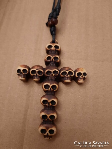 Skull cross necklace, negotiable