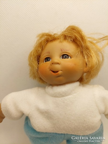 Used retro toy doll (even with free delivery),