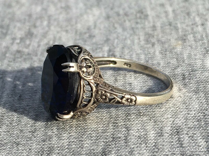 Women's silver ring with blue sapphire
