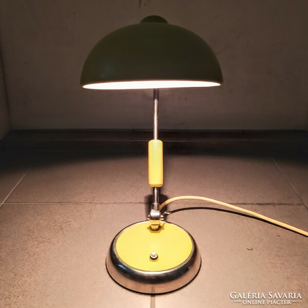 Bauhaus - Art deco asztali lámpa felújítva (sárga - nikkel)