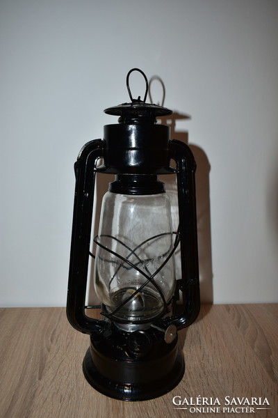 Lampart 598 storm lamp, kerosene lamp, with embossed glass