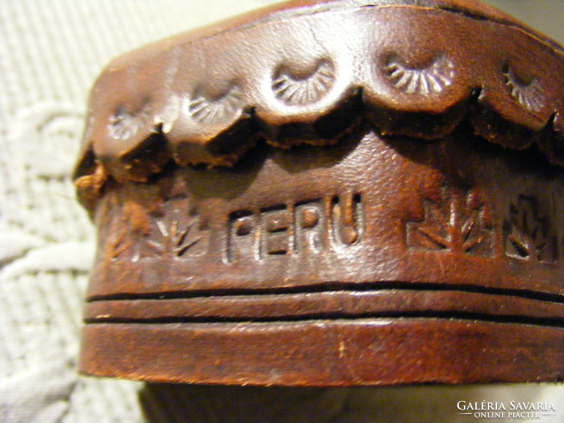Vintage kézzel készített perui bőr dobozka - Viracocha az inkák  teremtő istene