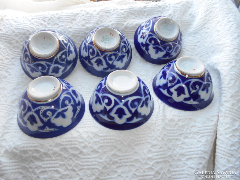 6 Cobalt-painted bowls with bays