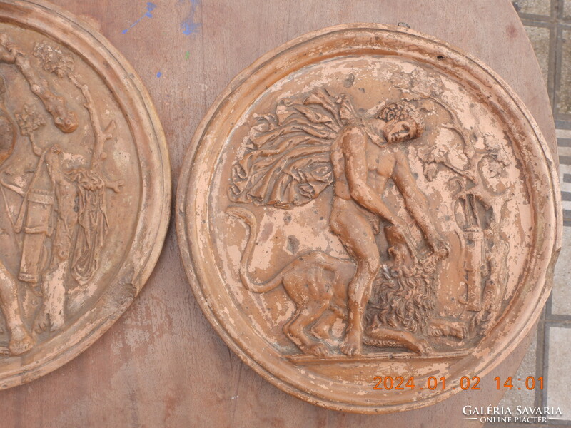 2 darab mitológiai jelenetes kerámia fali dísz