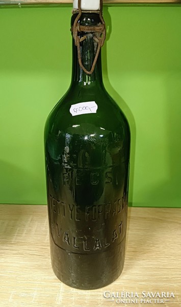 Green snap Tettye spring water bottle from Pécs