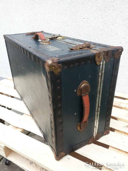 American large antique travel chest, shipping case from the early 1900s