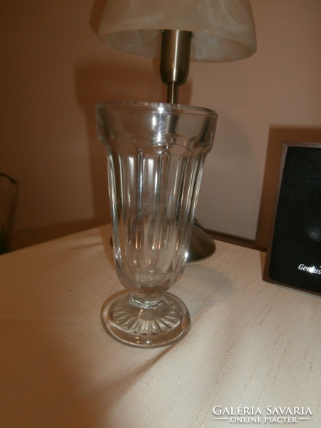 Bieder glass in rarer latte style