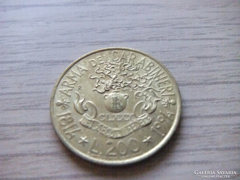 200 Lira 1994 Italy