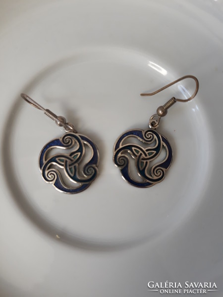 Beautiful pair of Irish / Celtic earrings