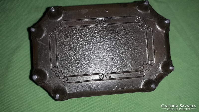 Antique pewter with velvet legs Art Nouveau metal box ornament ring box 10 x 8 x 6 cm as shown in pictures