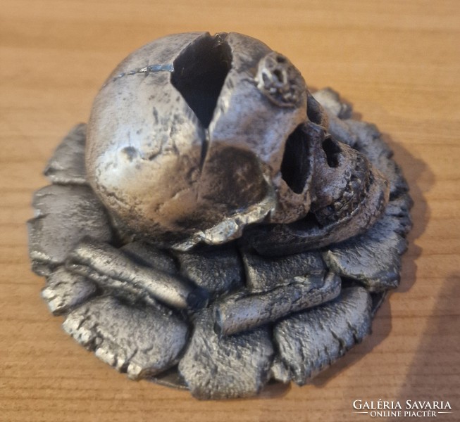 Skull mystical legends collector's item