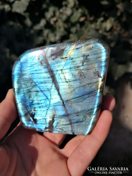 Gyönyörű labradorit kristály, ásvány
