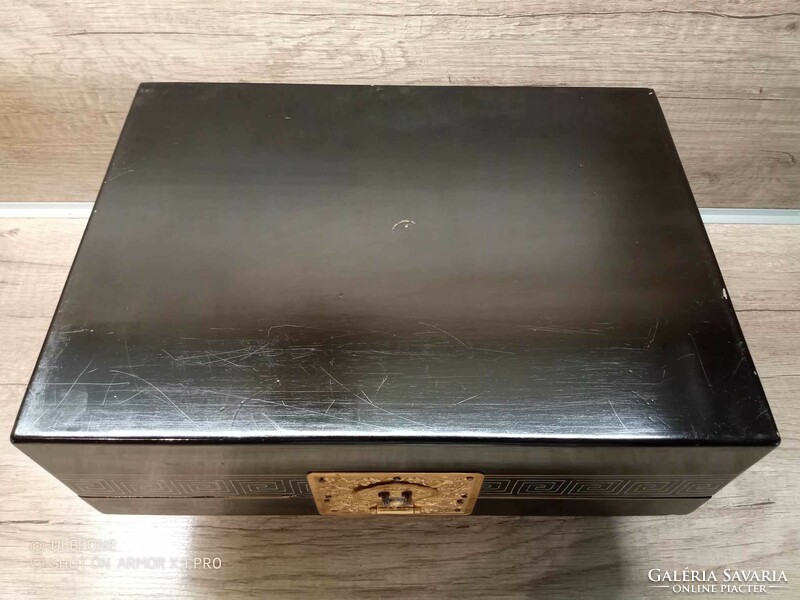 Antik Kínai nagy lakk doboz csont és kagylógyöngyház berakással