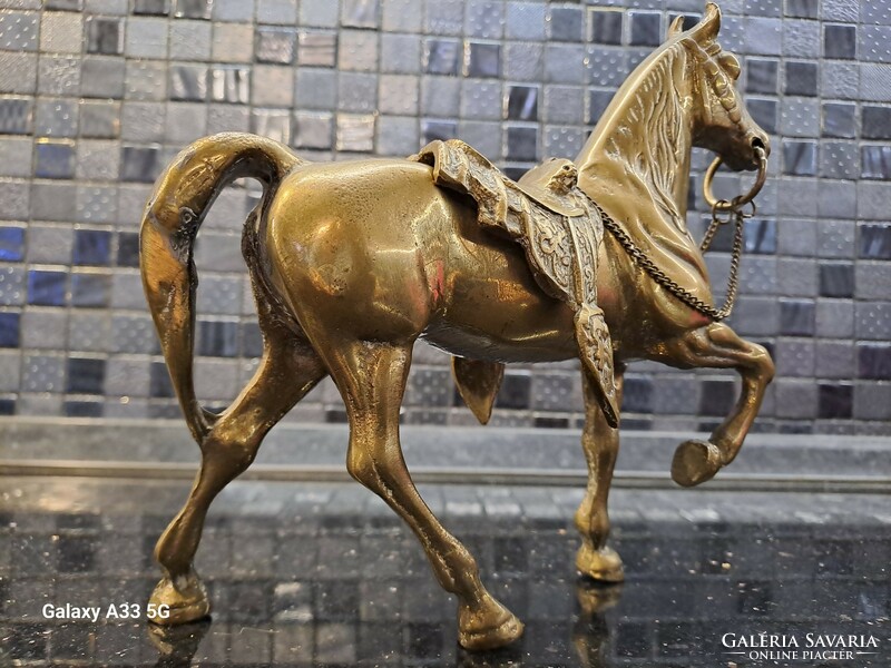 Impozáns angol vintage réz ló nyereggel és kantárral