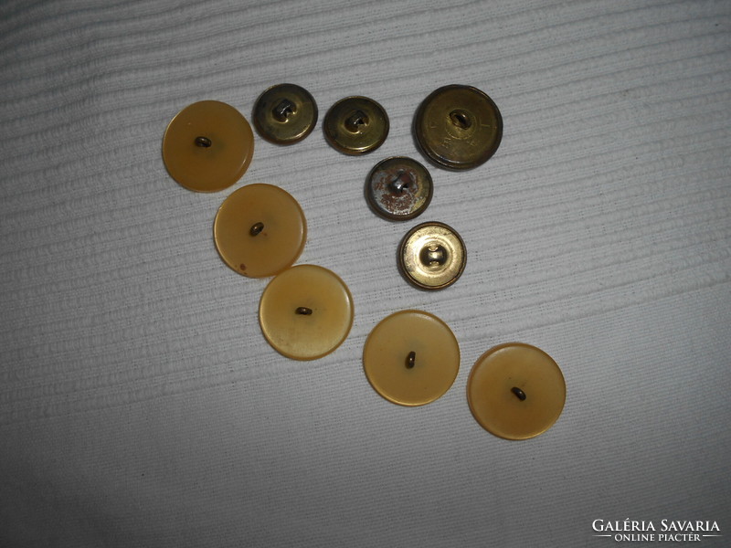 From a seamstress' legacy (10 pcs) 5+ with 4 scout symbols + 1 holy crown button