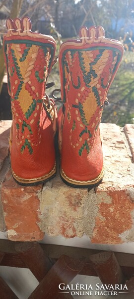 Hand sewn - Peruvian handicraft - shoes/moccasins