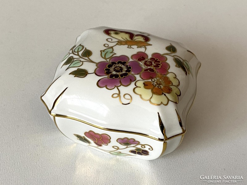 Zsolnay porcelain jewelry box with lid painted with butterfly and flower decor 7.5 X 7.5 And 4.5 Cm ma