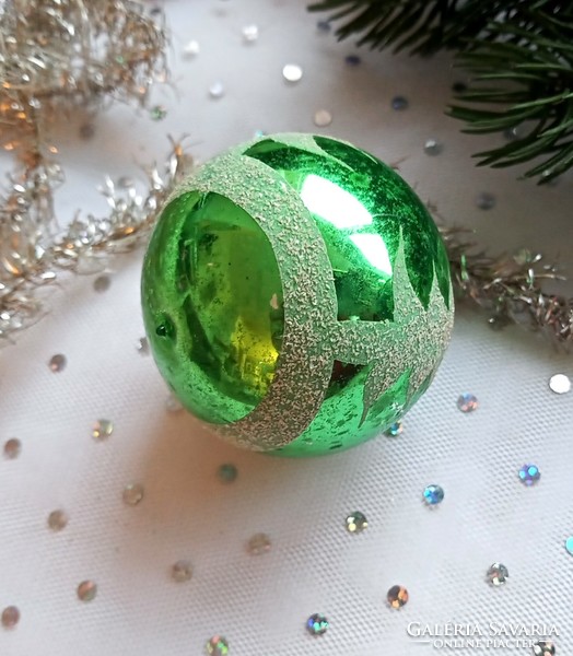 Régi vékony üveg karácsonyfa dísz gömb 6cm