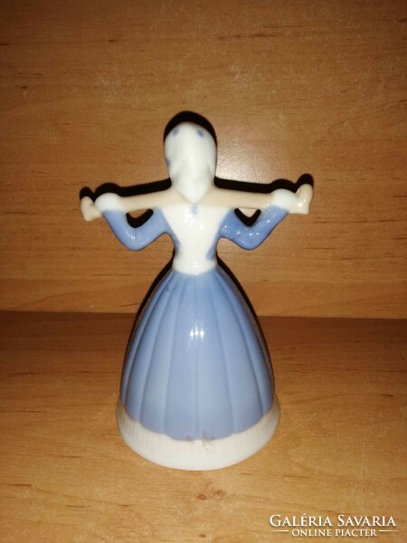 Porcelán vízhordó lány - 12 cm