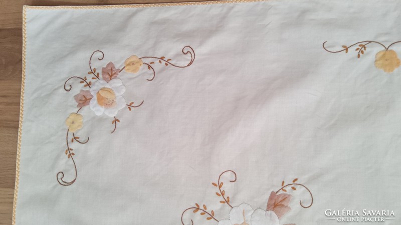 Linen tablecloth needlework