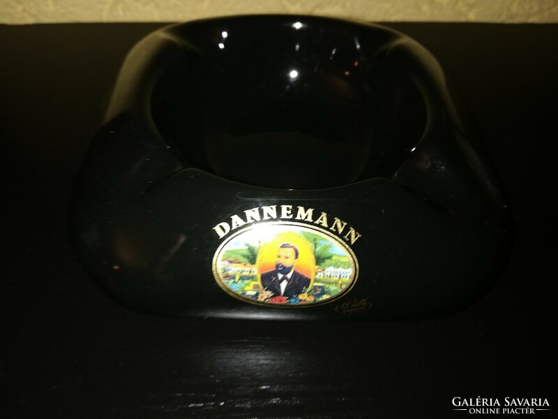 Dannemann black ashtray