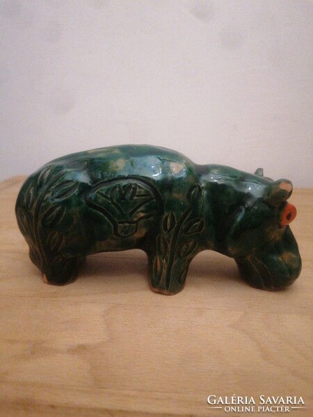 Gardener's skärma ceramic hippopotamus figure