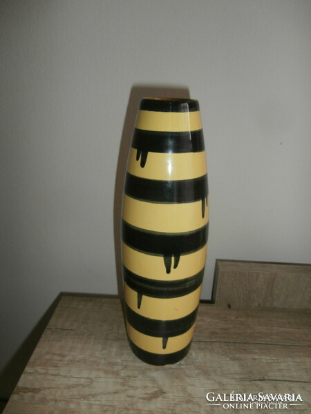 Retro váza sárga-fekete csíkos