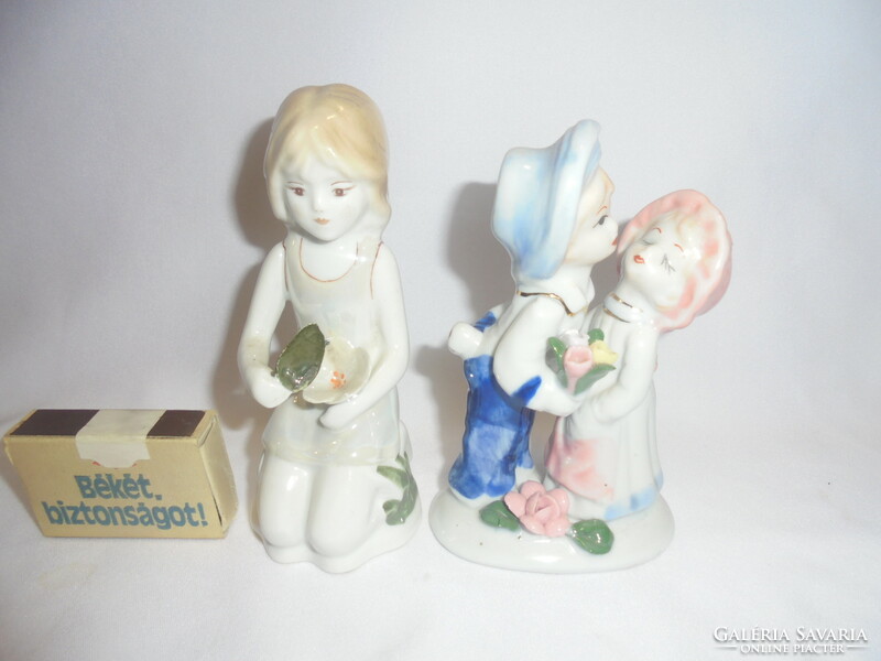 Két darab porcelán figura, nipp - együtt - kislány, fiú, lány páros