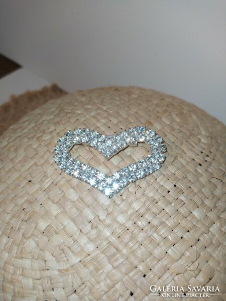 Sparkling silver heart brooch with crystals