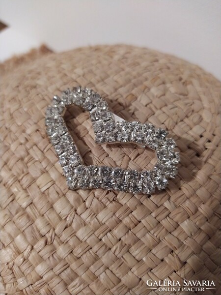 Sparkling silver heart brooch with crystals