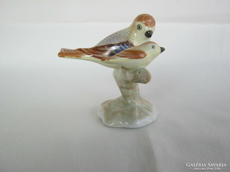 Aquincumi porcelán madár fiókájával